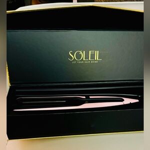 Soleil Baby Pink Hair Straightener - gorgeous brand new and in a classy cover